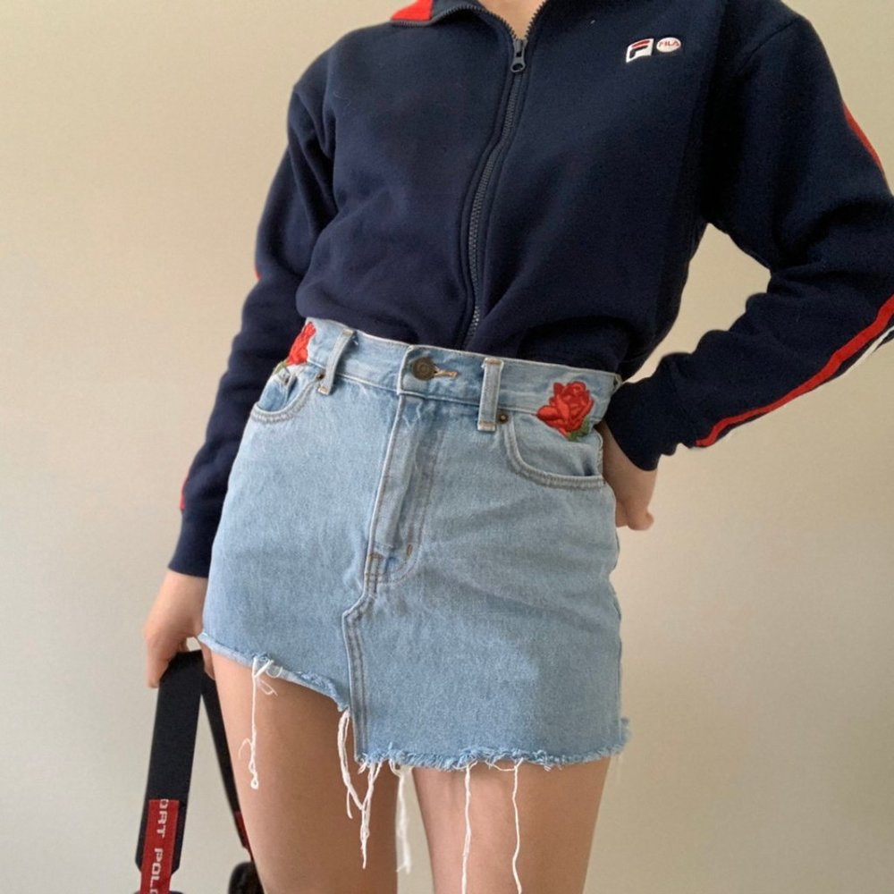 Aritzia TNA Embroidered Denim Miniskirt πΉ - Picture 1 of 4
